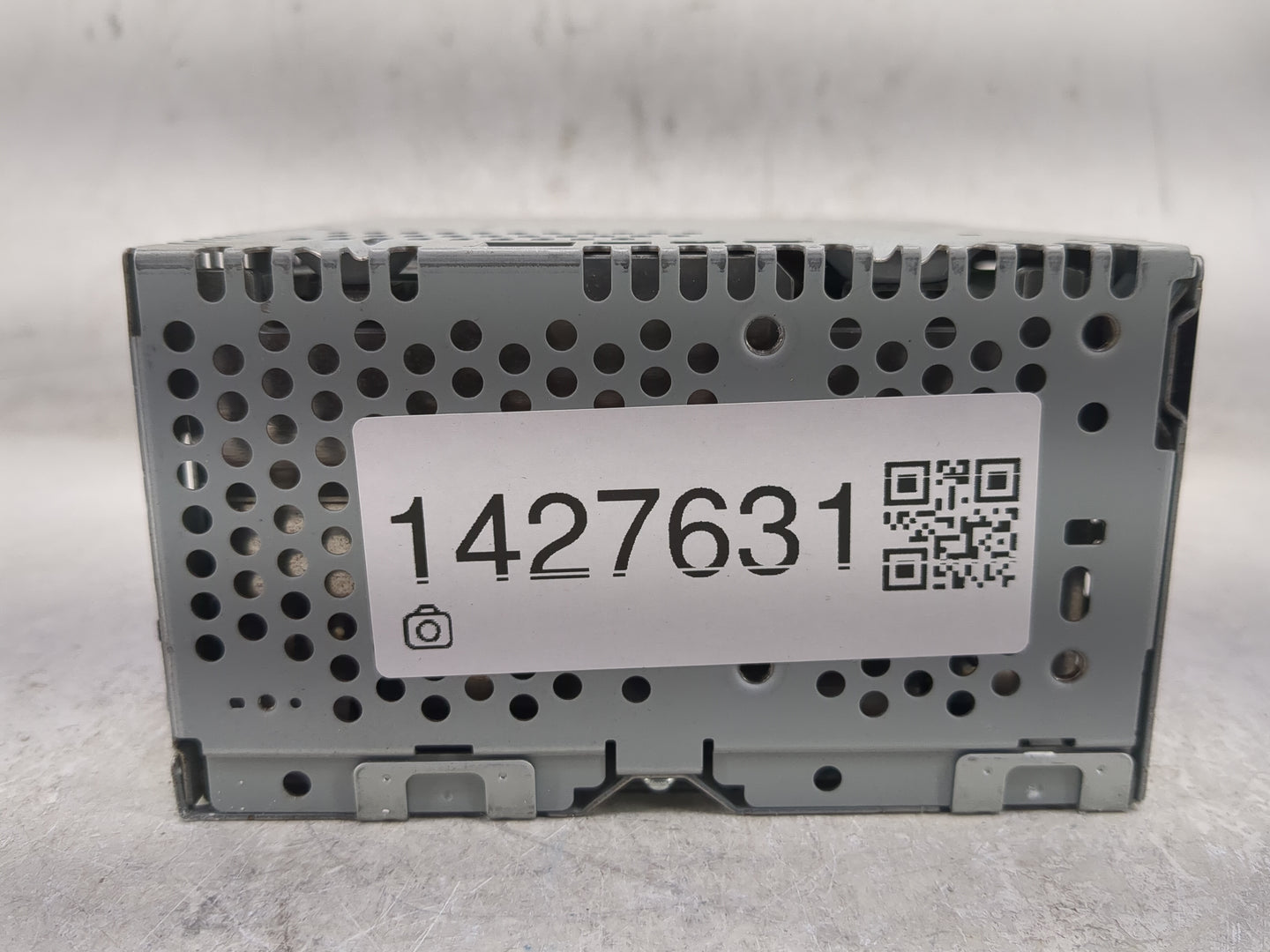 2017-2018 Ford F-150 Radio AM FM Cd Player Receiver Replacement P/N:HL3T-19C107-AB Fits Fits 2017 2018 OEM Used Auto Parts -