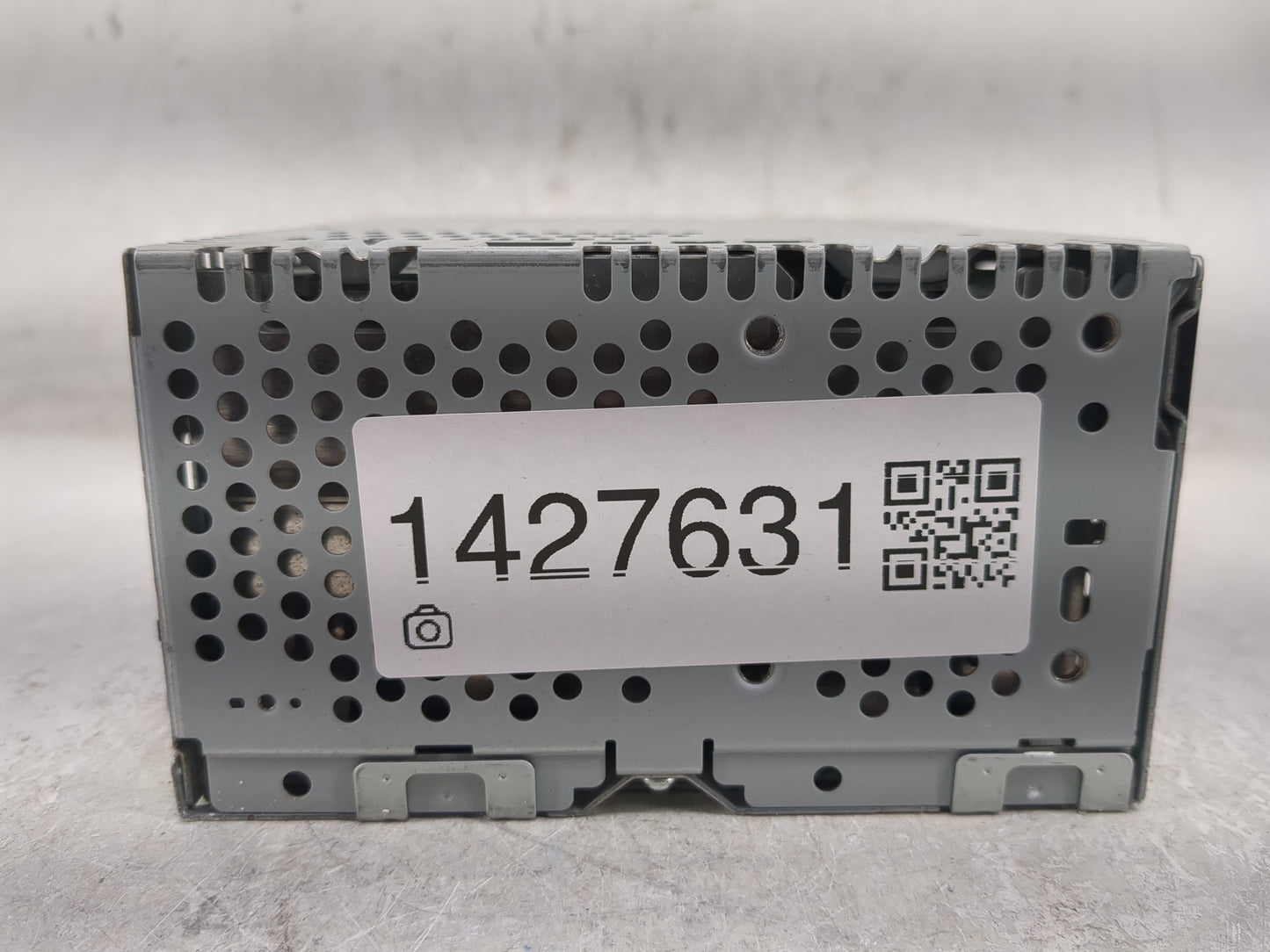 2017-2018 Ford F-150 Radio AM FM Cd Player Receiver Replacement P/N:HL3T-19C107-AB Fits Fits 2017 2018 OEM Used Auto Parts -