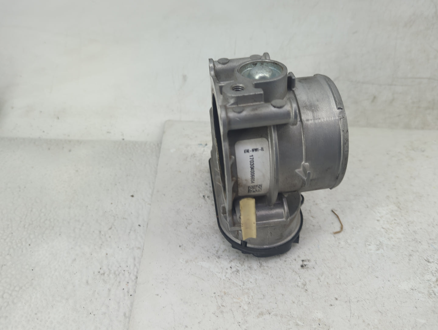 2011-2017 Ford F-150 Throttle Body P/N:AT4E-9F991-EL Fits Fits 2011 2012 2013 2014 2015 2016 2017 2018 2019 OEM Used Auto Pa
