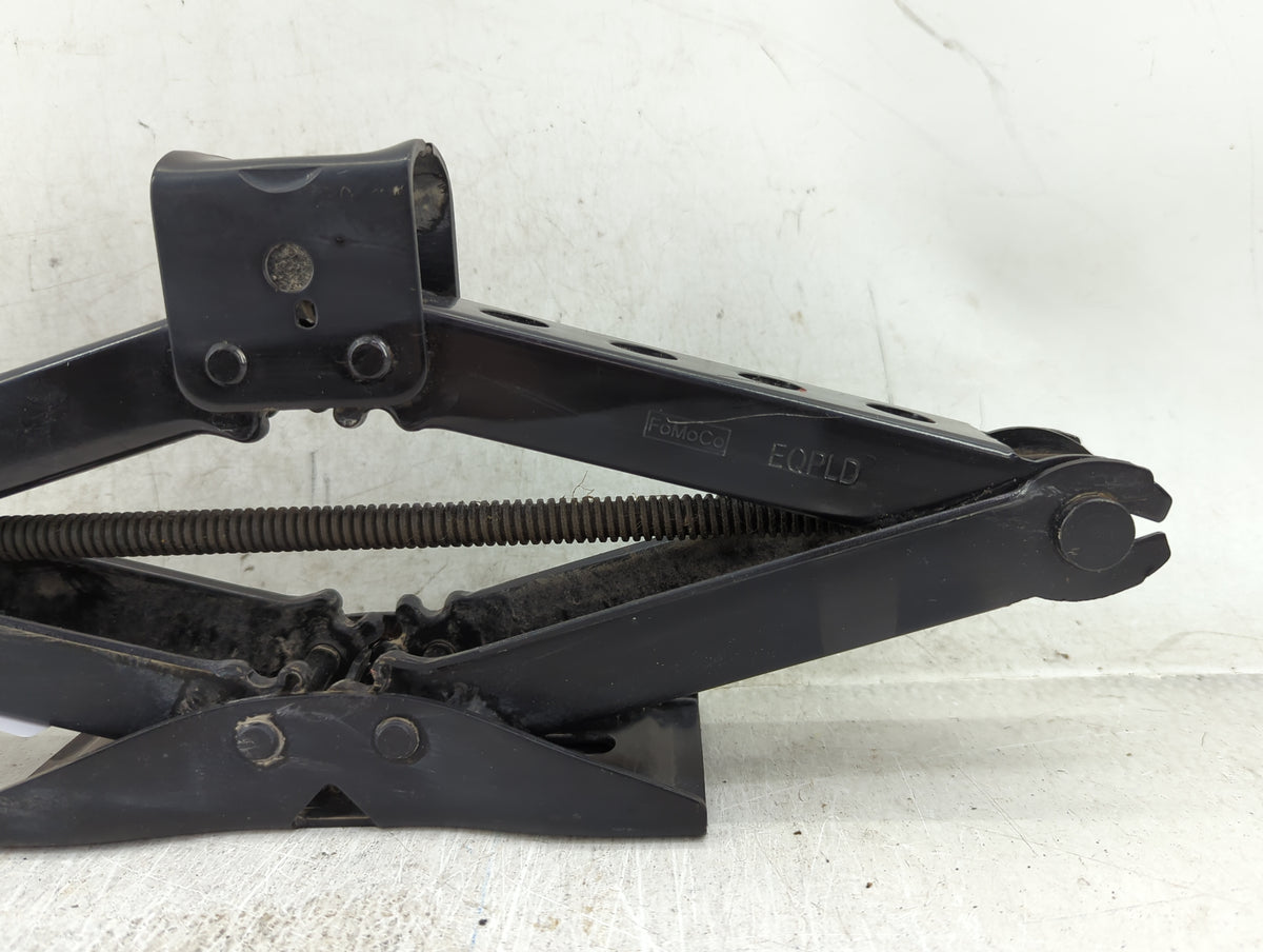 2017 Ford F-150 Spare Scissor Car Jack - Oemusedautoparts1.com