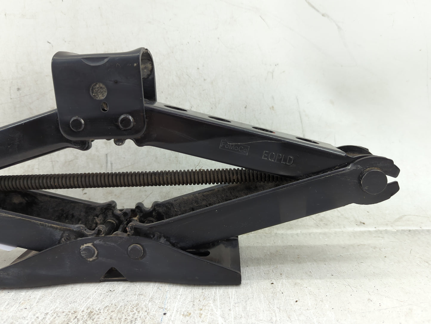 2017 Ford F-150 Spare Scissor Car Jack - Oemusedautoparts1.com