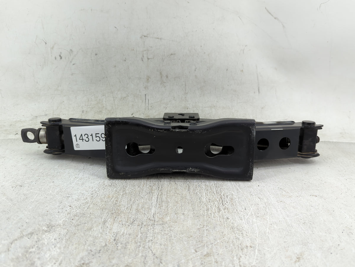 2017 Ford F-150 Spare Scissor Car Jack - Oemusedautoparts1.com