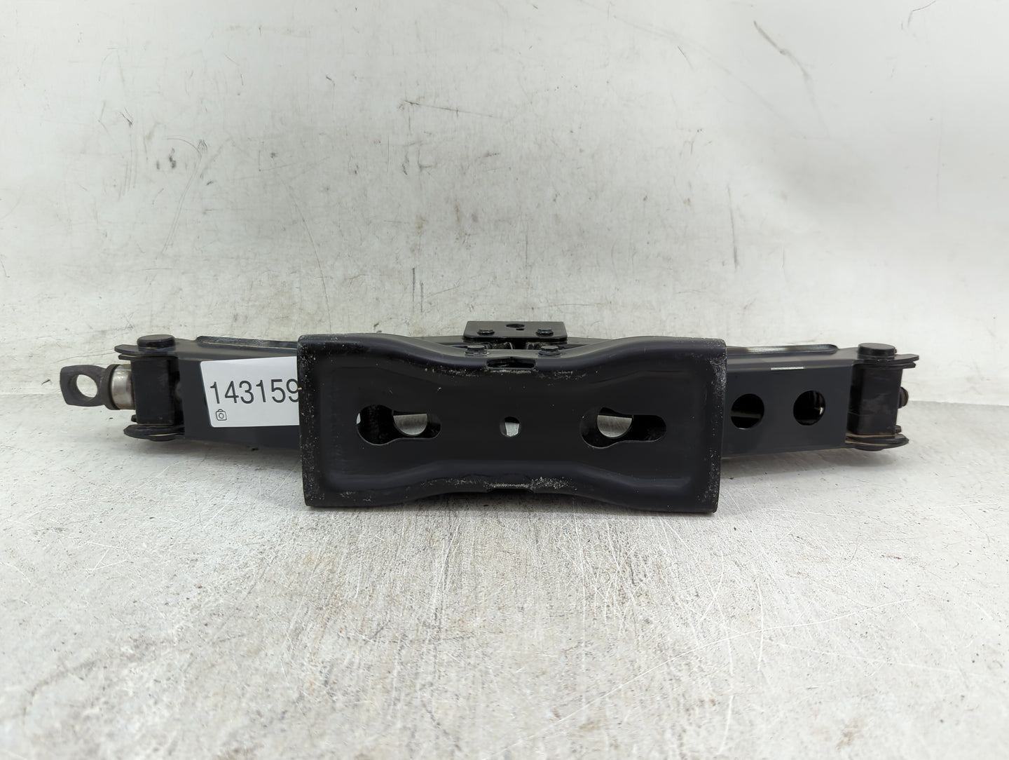2017 Ford F-150 Spare Scissor Car Jack - Oemusedautoparts1.com