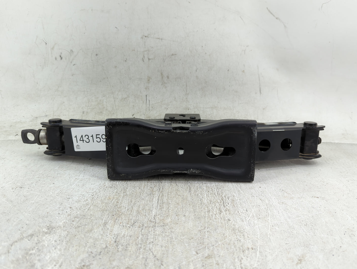 2017 Ford F-150 Spare Scissor Car Jack - Oemusedautoparts1.com
