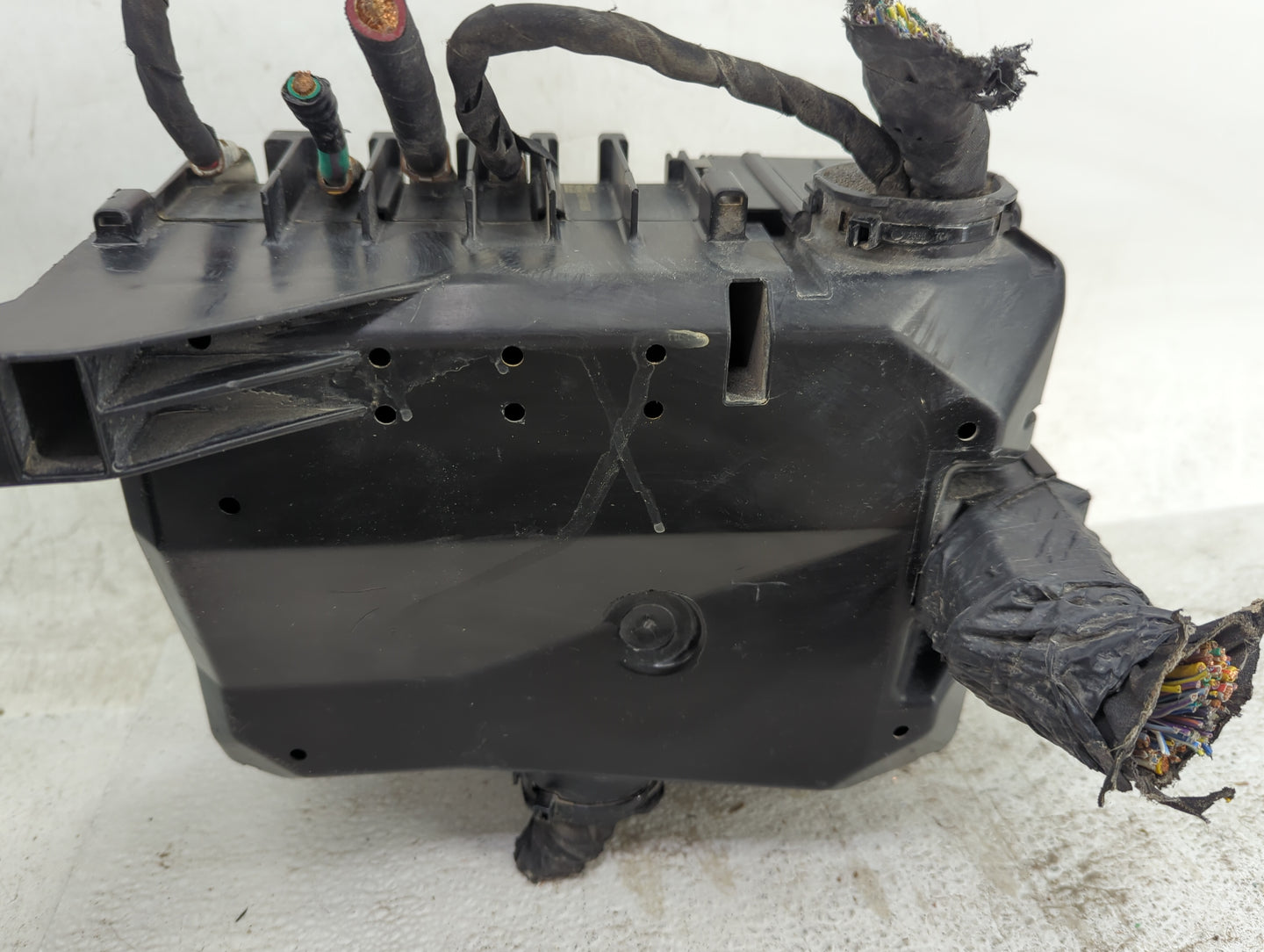 2017 Ford F-150 Fusebox Fuse Box Panel Relay Module P/N:FU5T14A068HA Fits OEM Used Auto Parts - Oemusedautoparts1.com