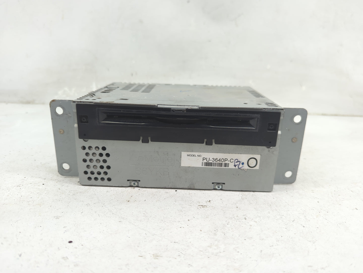2017-2018 Ford F-150 Radio AM FM Cd Player Receiver Replacement P/N:GL3T-19C107-BA Fits Fits 2017 2018 OEM Used Auto Parts -