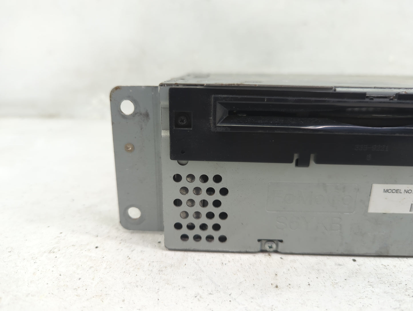 2017-2018 Ford F-150 Radio AM FM Cd Player Receiver Replacement P/N:GL3T-19C107-BA Fits Fits 2017 2018 OEM Used Auto Parts -