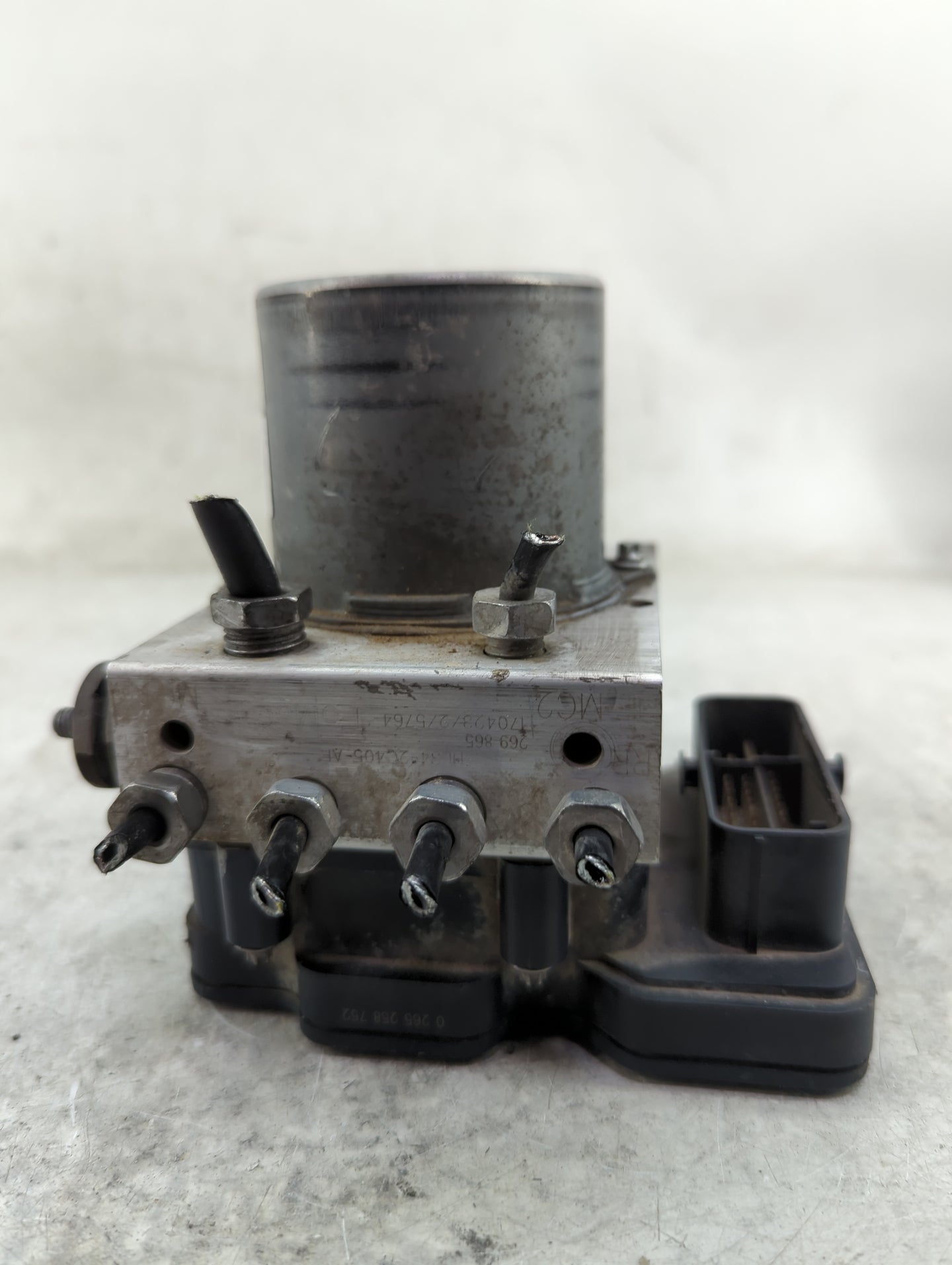 2017-2018 Ford F-150 ABS Pump Control Module Replacement P/N:2265106581 Fits Fits 2017 2018 OEM Used Auto Parts - Oemusedaut