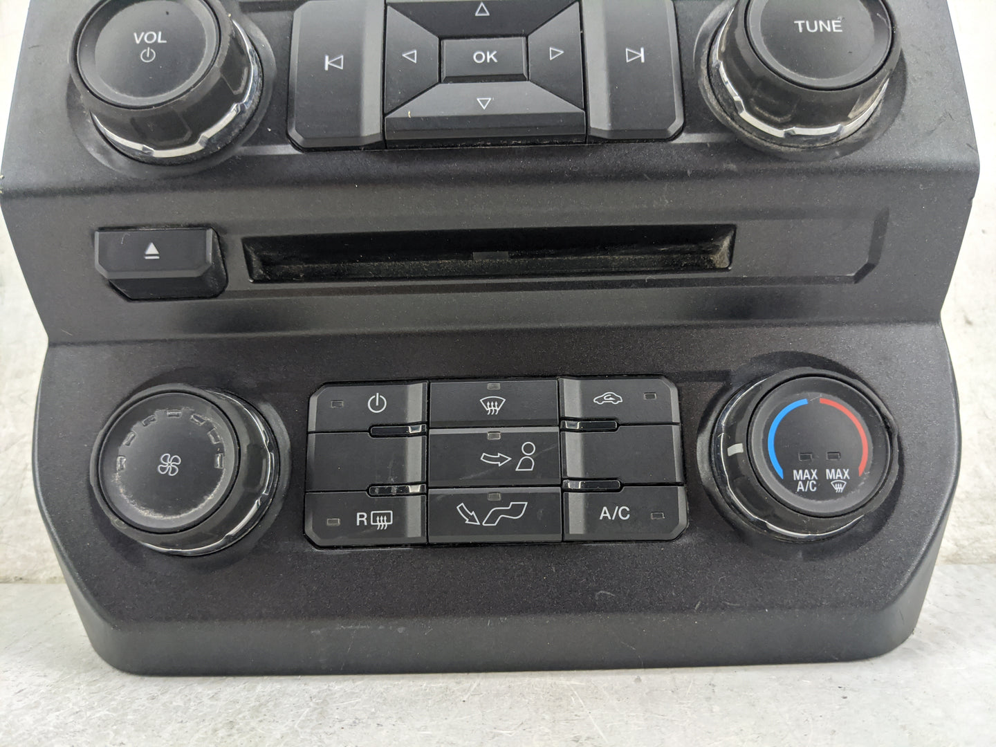 2017-2017 Ford F-150 Radio Control Panel 1468351 - Oemusedautoparts1.com