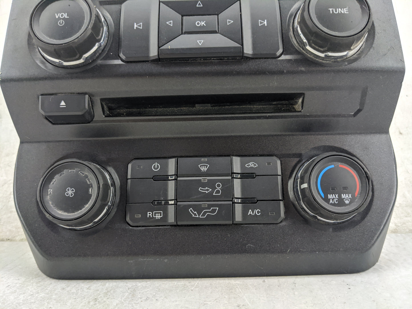 2017-2017 Ford F-150 Radio Control Panel 1468351 - Oemusedautoparts1.com
