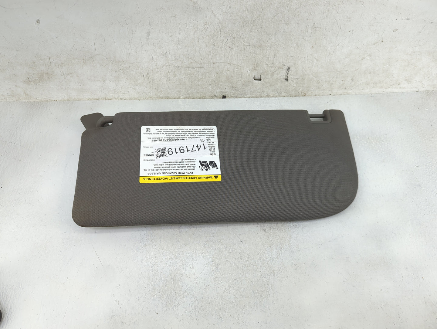 2015-2017 Ford F-150 Sun Visor Shade Replacement Passenger Right Mirror Fits Fits 2015 2016 2017 OEM Used Auto Parts - Oemus