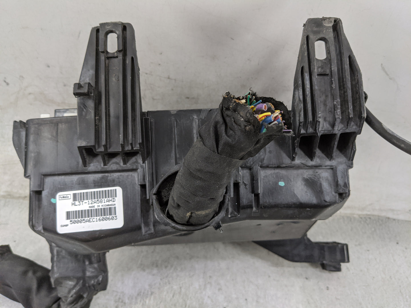 2017 Ford F-150 Fusebox Fuse Box Panel Relay Module P/N:HL3T-12A581AHD Fits OEM Used Auto Parts - Oemusedautoparts1.com