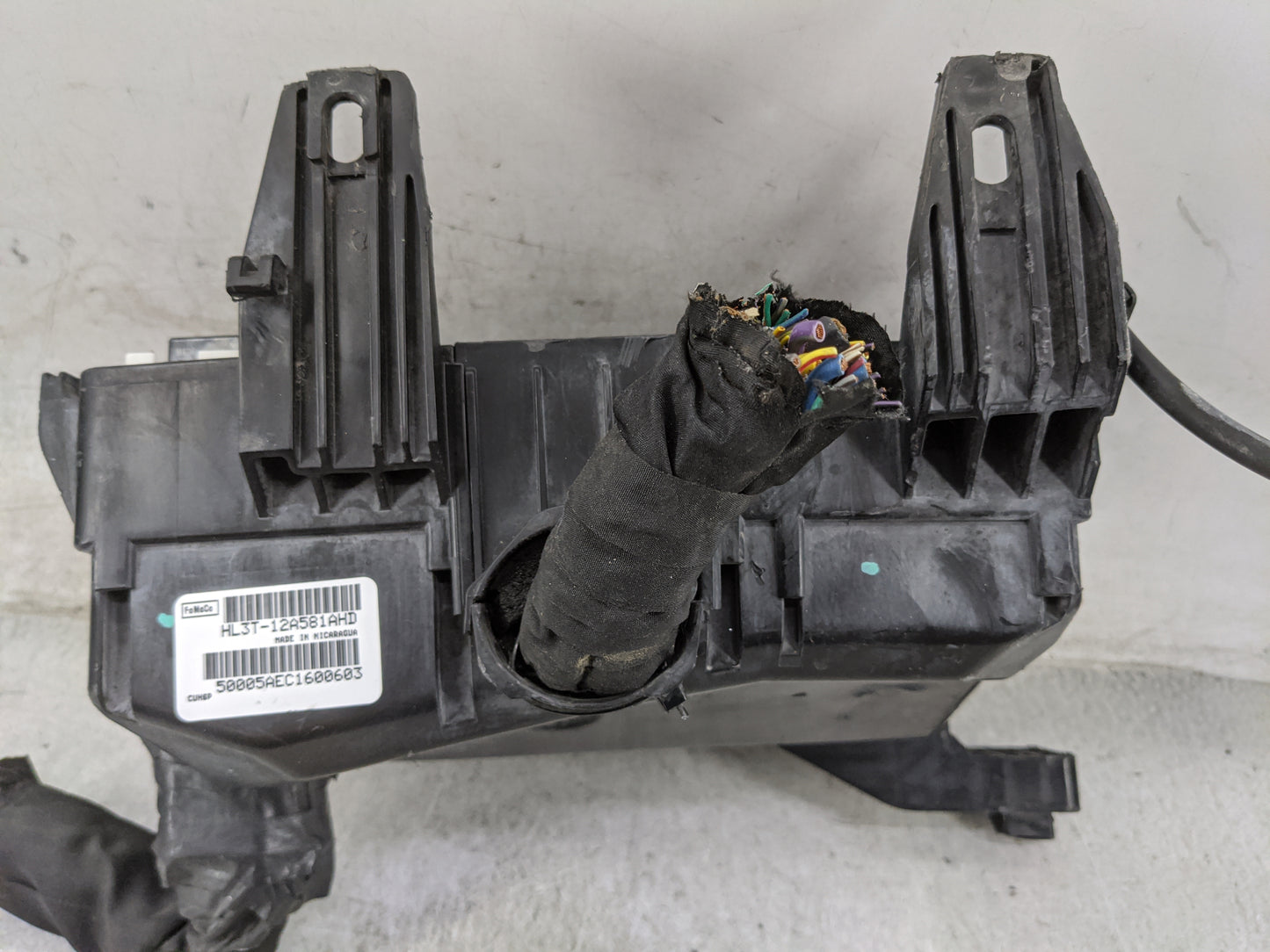 2017 Ford F-150 Fusebox Fuse Box Panel Relay Module P/N:HL3T-12A581AHD Fits OEM Used Auto Parts - Oemusedautoparts1.com
