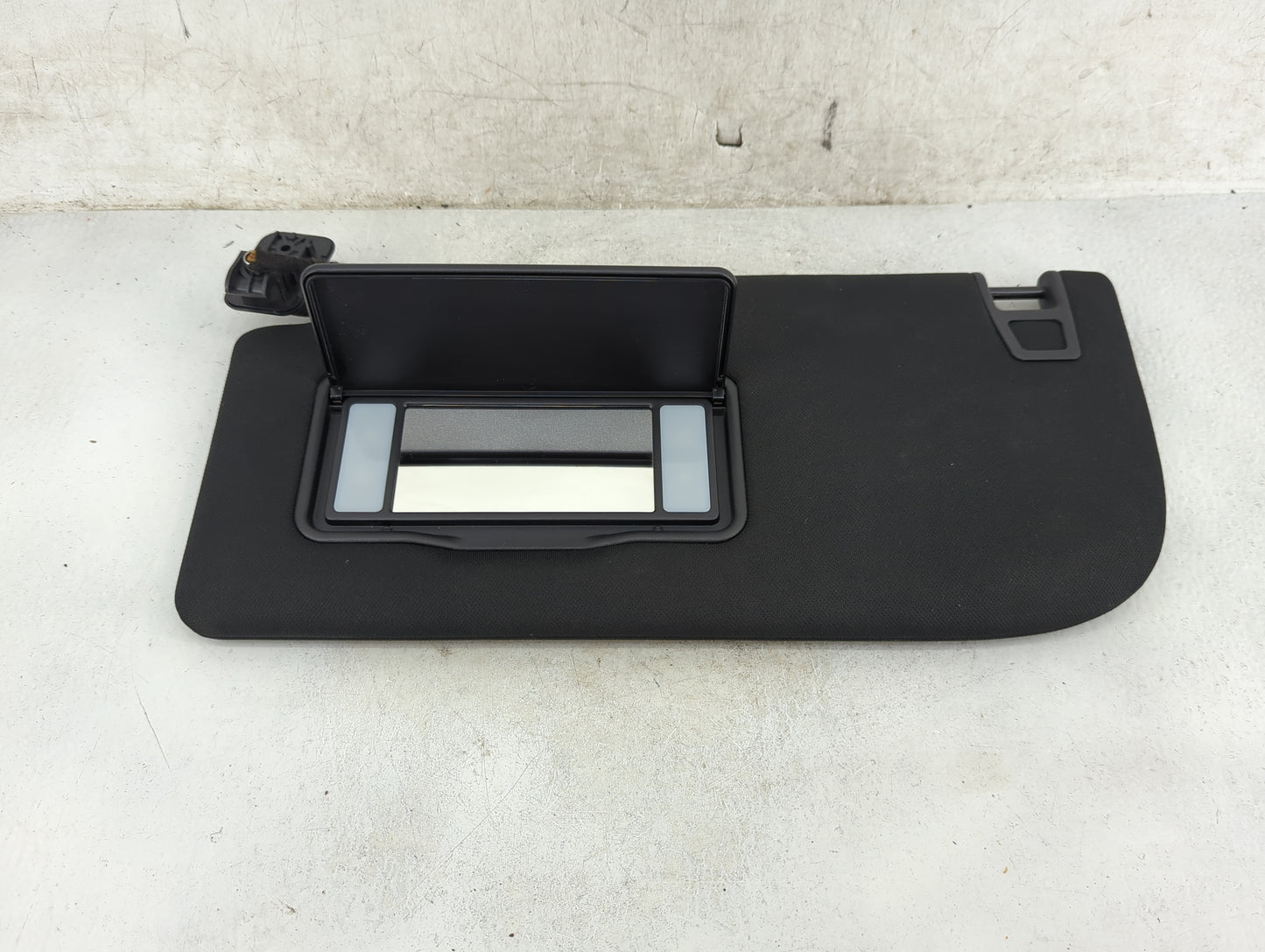 2015-2017 Ford F-150 Sun Visor Shade Replacement Driver Left Mirror Fits Fits 2015 2016 2017 OEM Used Auto Parts - Oemusedau