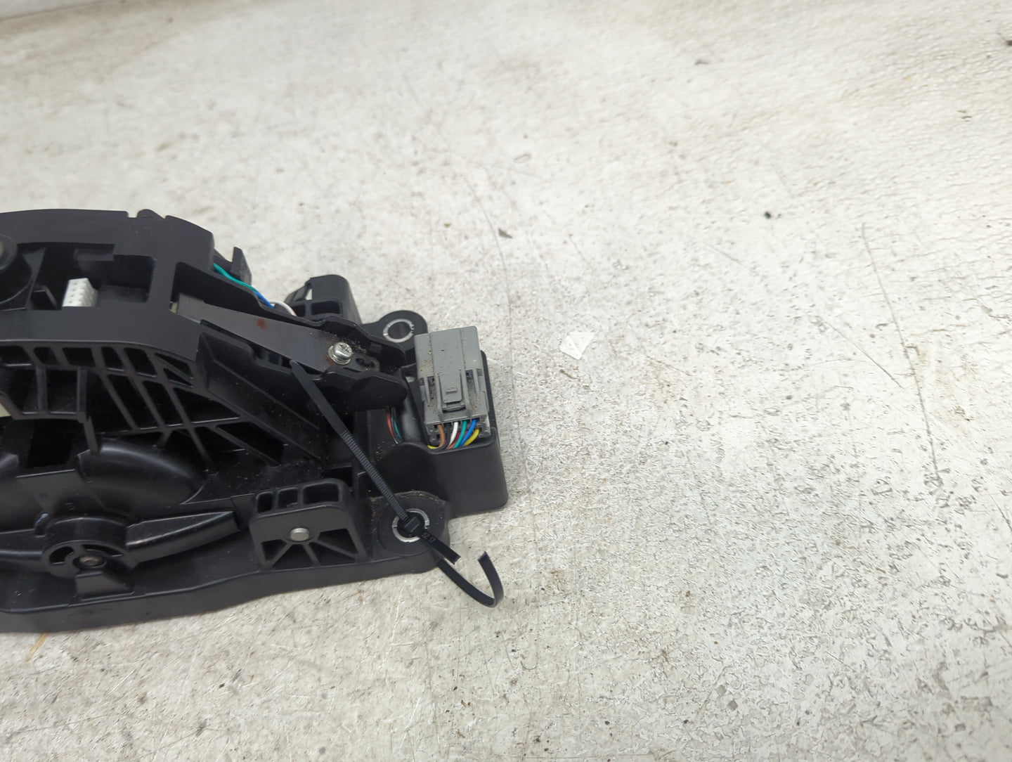 2017 Ford F-150 Floor Console Assembly Shifter - Oemusedautoparts1.com
