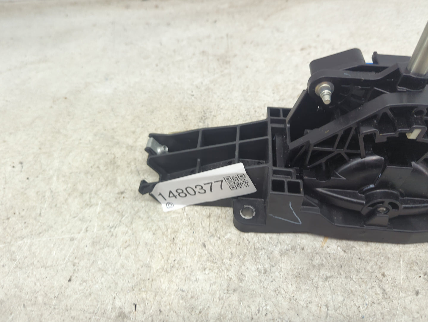 2017 Ford F-150 Floor Console Assembly Shifter - Oemusedautoparts1.com
