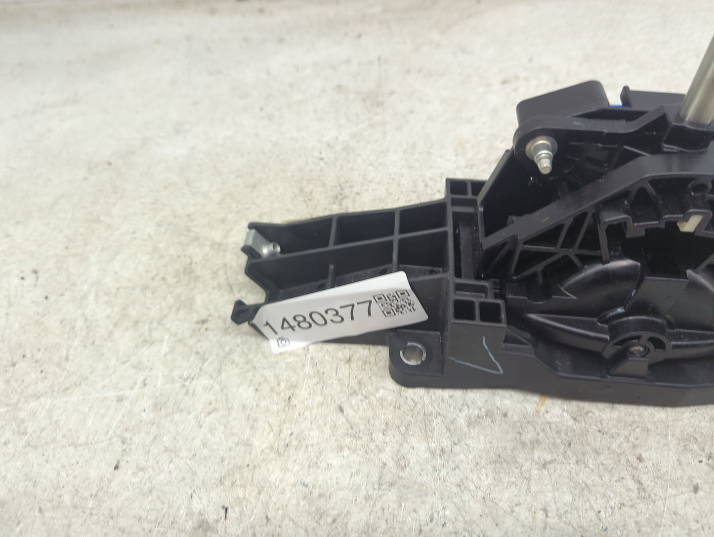 2017 Ford F-150 Floor Console Assembly Shifter - Oemusedautoparts1.com