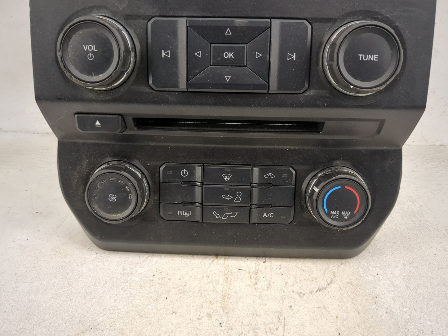 2017-2017 Ford F-150 Radio Control Panel 1492587 - Oemusedautoparts1.com