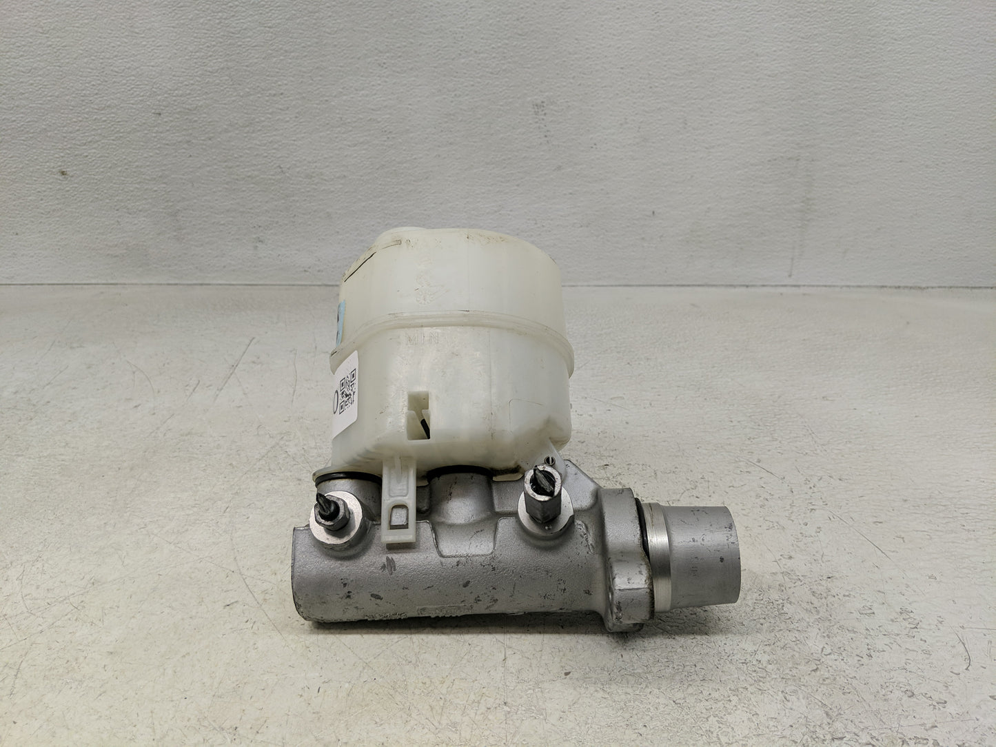 Ford F-250 Brake Master Cylinder 1300400 - Oemusedautoparts1.com