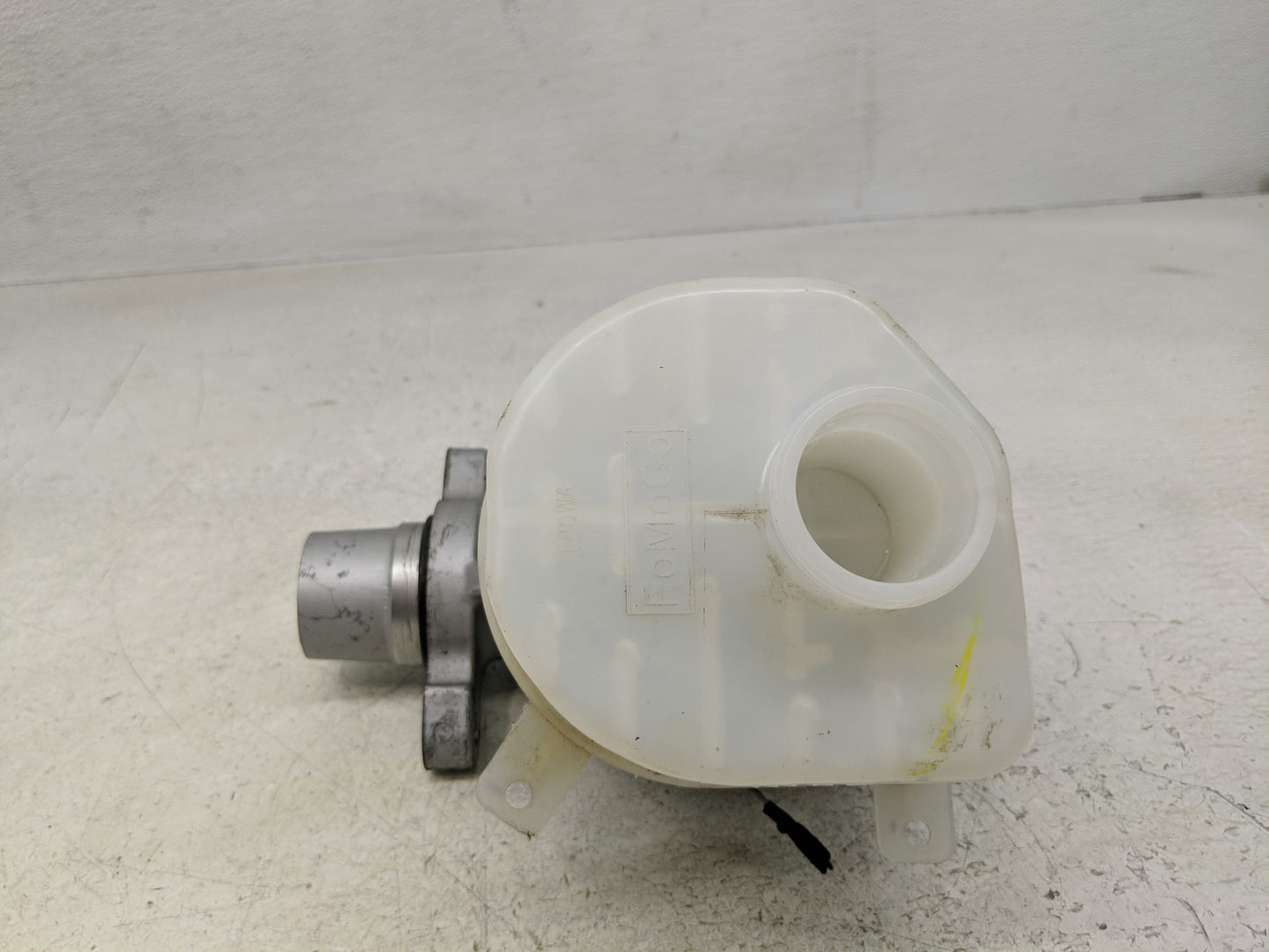 Ford F-250 Brake Master Cylinder 1300400 - Oemusedautoparts1.com