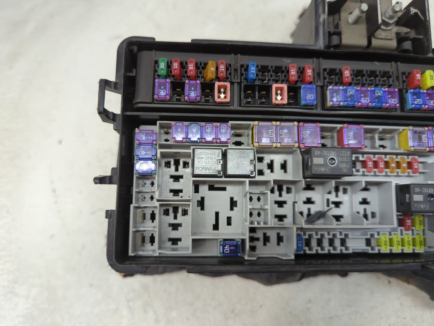 2017-2019 Ford F-250 Super Duty Fusebox Fuse Box Panel Relay Module P/N:GU5T-14A003-AA Fits Fits 2017 2018 2019 OEM Used Aut
