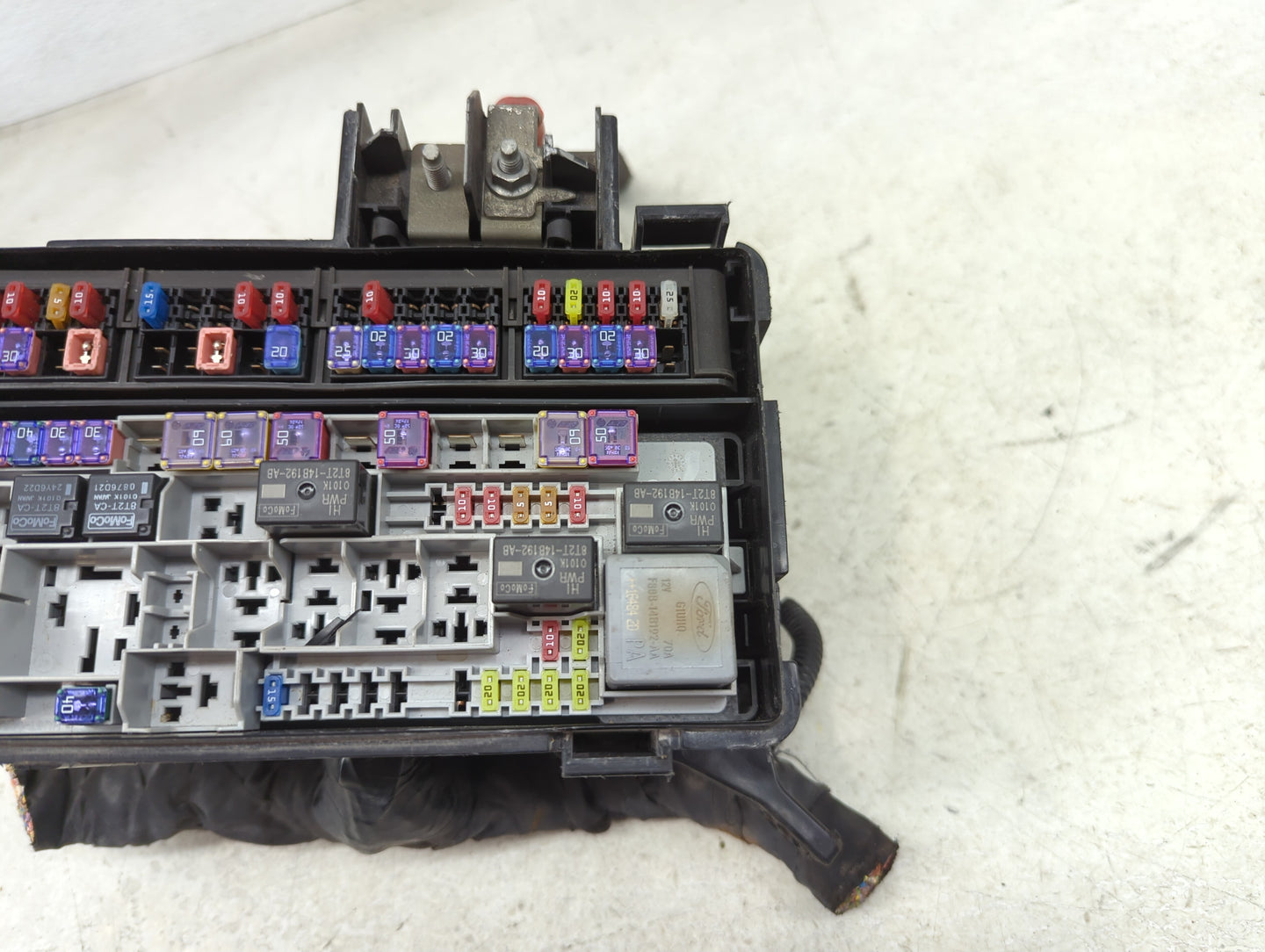 2017-2019 Ford F-250 Super Duty Fusebox Fuse Box Panel Relay Module P/N:GU5T-14A003-AA Fits Fits 2017 2018 2019 OEM Used Aut