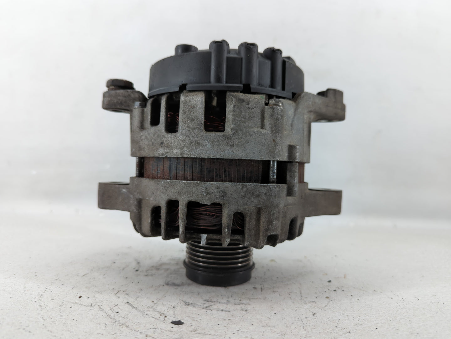 2017-2022 Ford F-250 Super Duty Alternator Replacement Generator Charging Assembly Engine OEM P/N:37300-2G800 Fits OEM Used 