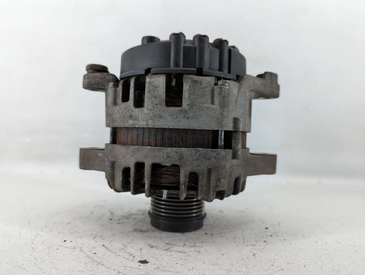 2017-2022 Ford F-250 Super Duty Alternator Replacement Generator Charging Assembly Engine OEM P/N:37300-2G800 Fits OEM Used 