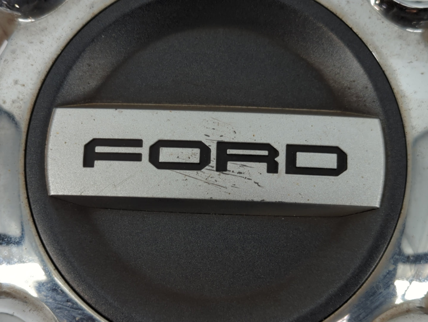 2017 Ford F-350 Super Duty Rim Wheel Center Cap - Oemusedautoparts1.com