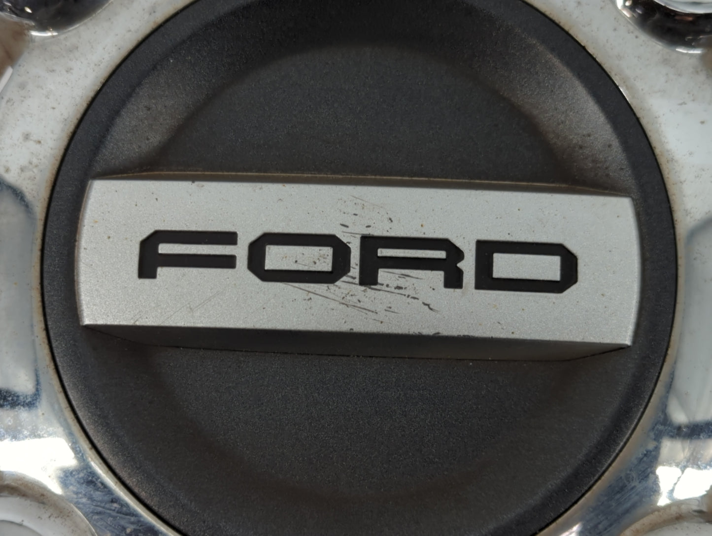 2017 Ford F-350 Super Duty Rim Wheel Center Cap - Oemusedautoparts1.com