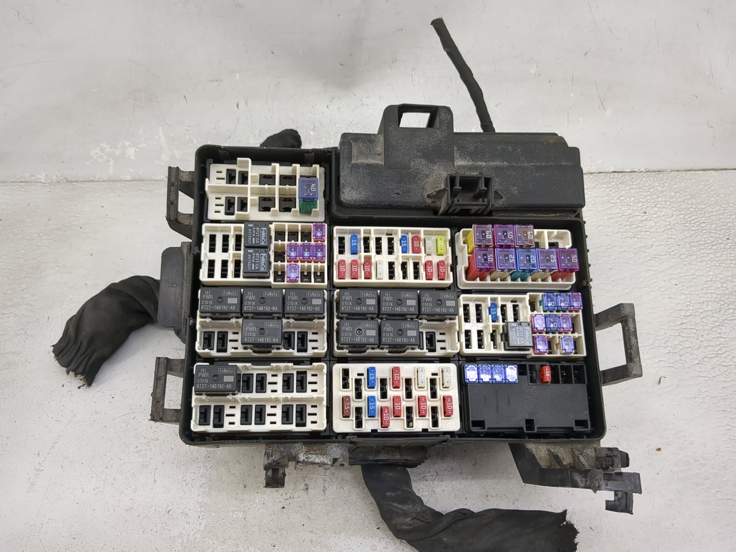 2017 Ford F150 Fusebox Fuse Box Panel Relay Module P/N:HL3T-12A581CPE 8T2T-14B192-AB, 8T2T-14B192-BA Fits OEM Used Auto Part