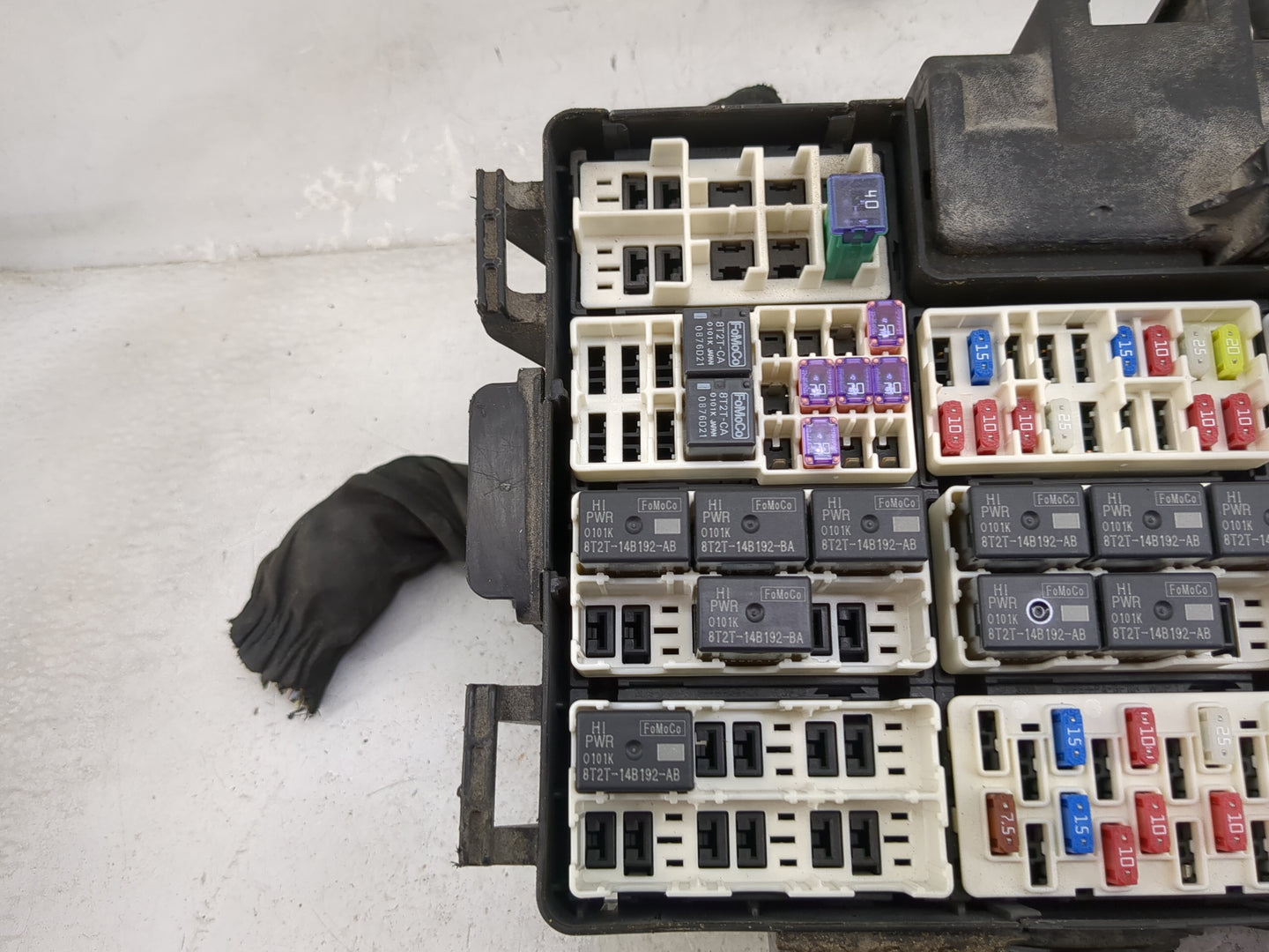 2017 Ford F150 Fusebox Fuse Box Panel Relay Module P/N:HL3T-12A581CPE 8T2T-14B192-AB, 8T2T-14B192-BA Fits OEM Used Auto Part