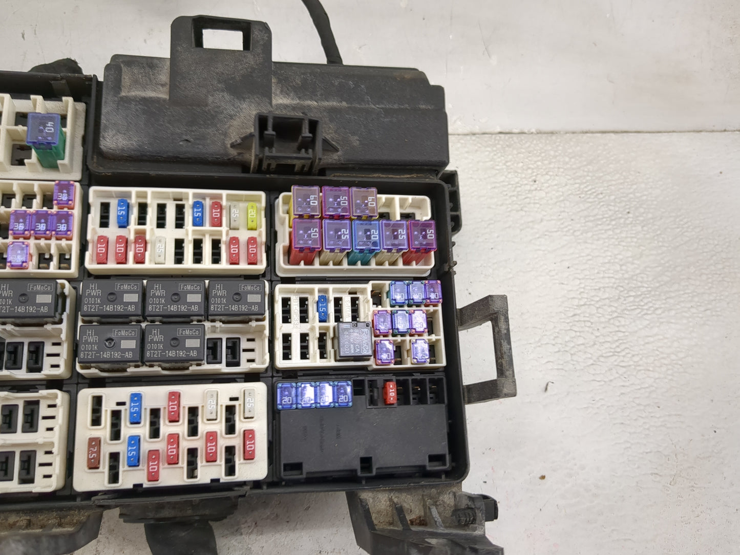 2017 Ford F150 Fusebox Fuse Box Panel Relay Module P/N:HL3T-12A581CPE 8T2T-14B192-AB, 8T2T-14B192-BA Fits OEM Used Auto Part