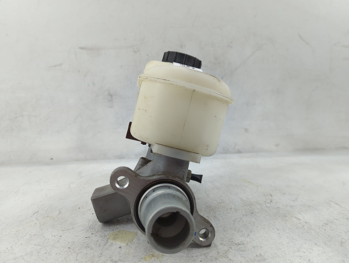 Ford F150 Brake Master Cylinder 1498717 - Oemusedautoparts1.com