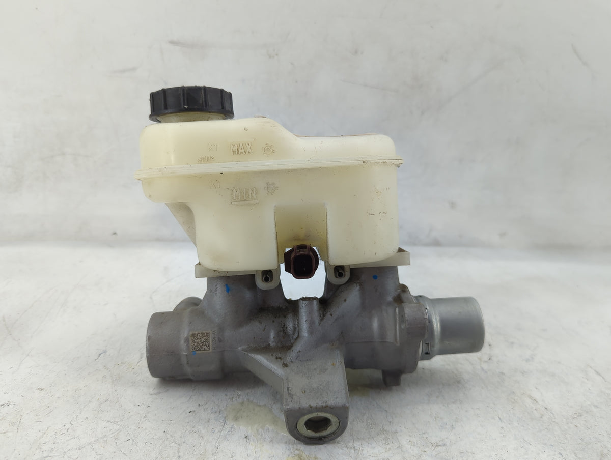 Ford F150 Brake Master Cylinder 1498717 - Oemusedautoparts1.com