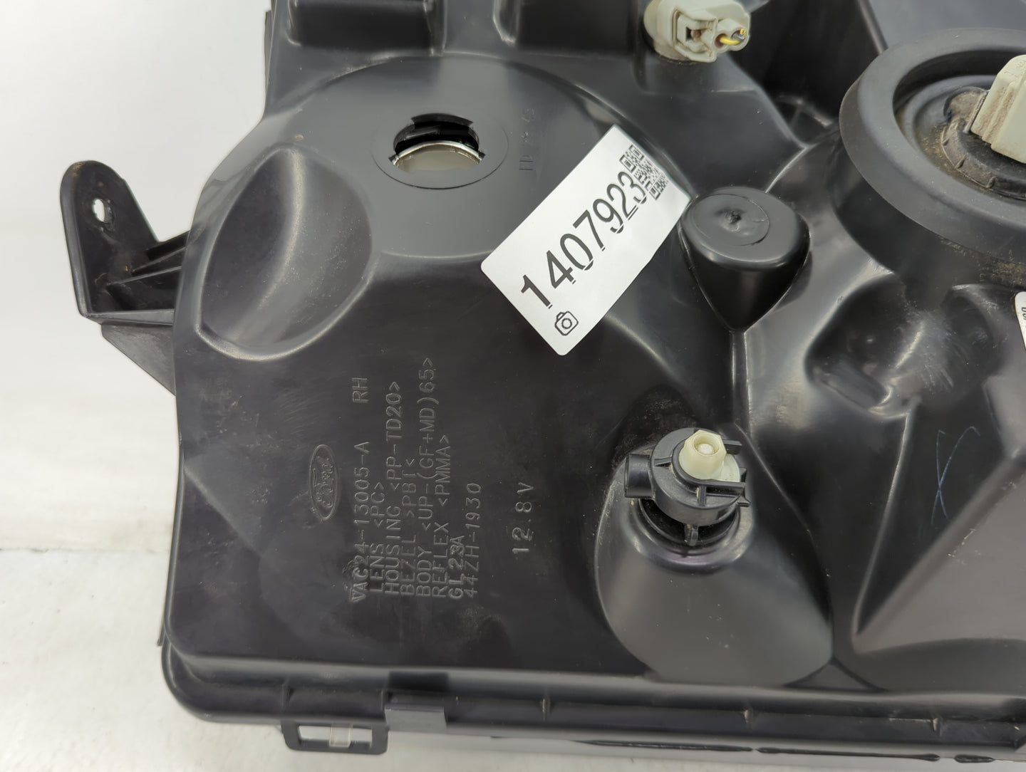 2017 Ford F650sd Passenger Right Oem Head Light Headlight Lamp - Oemusedautoparts1.com