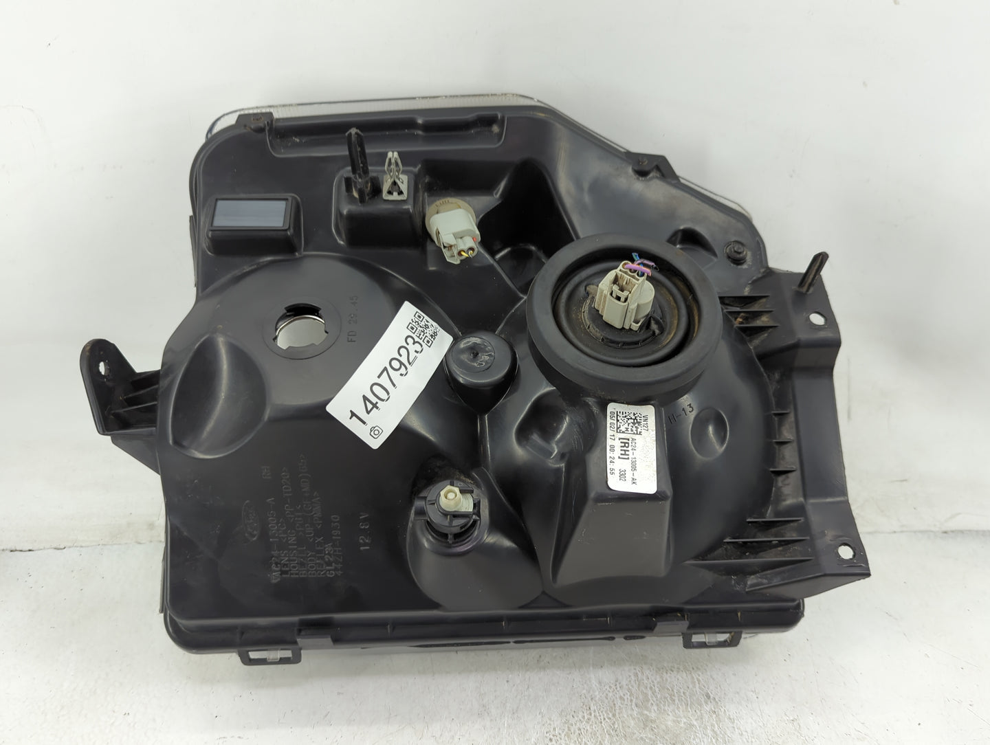 2017 Ford F650sd Passenger Right Oem Head Light Headlight Lamp - Oemusedautoparts1.com