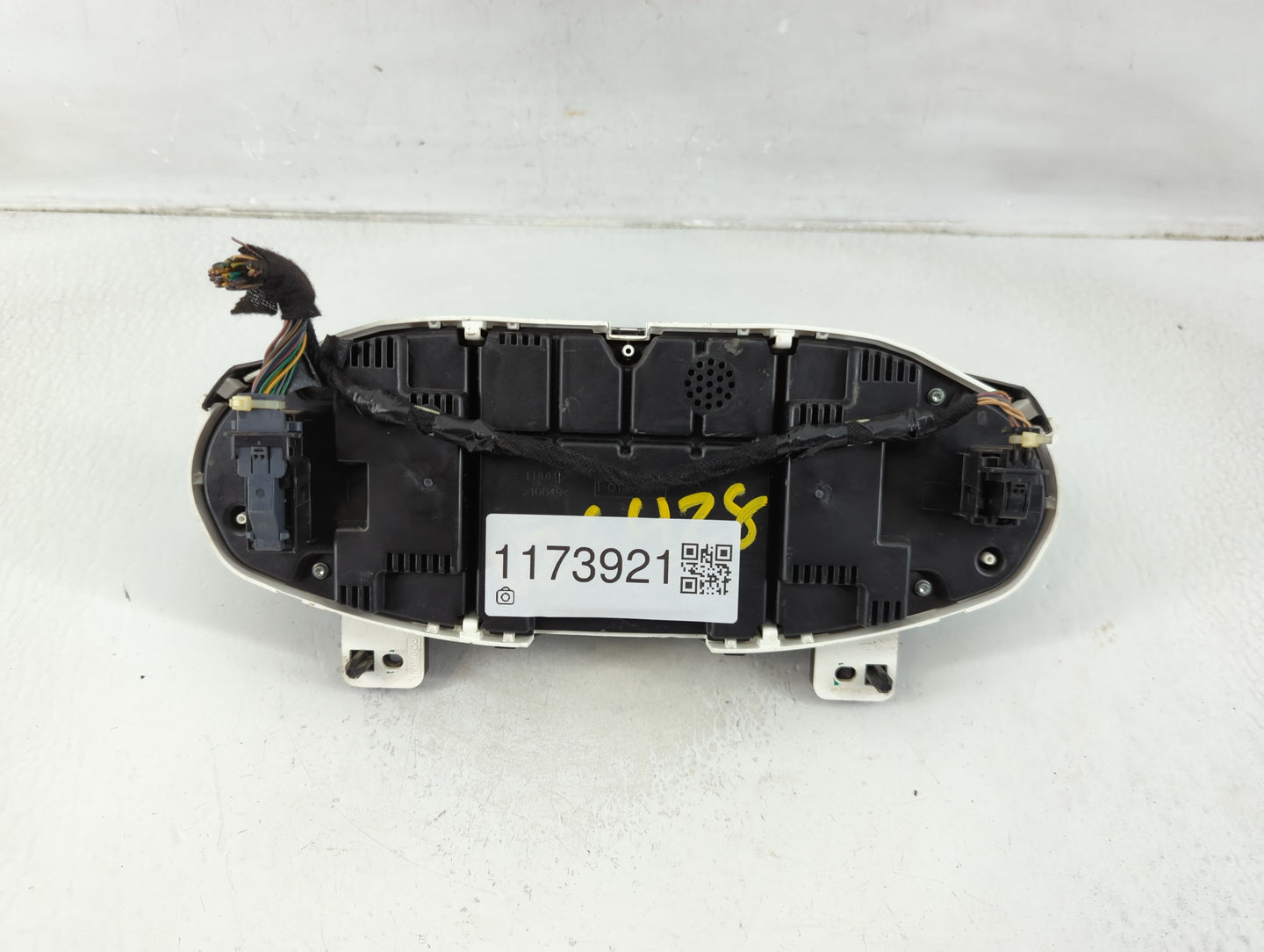 2017-2019 Ford Fiesta Instrument Cluster Speedometer Gauges P/N:10849 Fits Fits 2017 2018 2019 OEM Used Auto Parts - Oemused