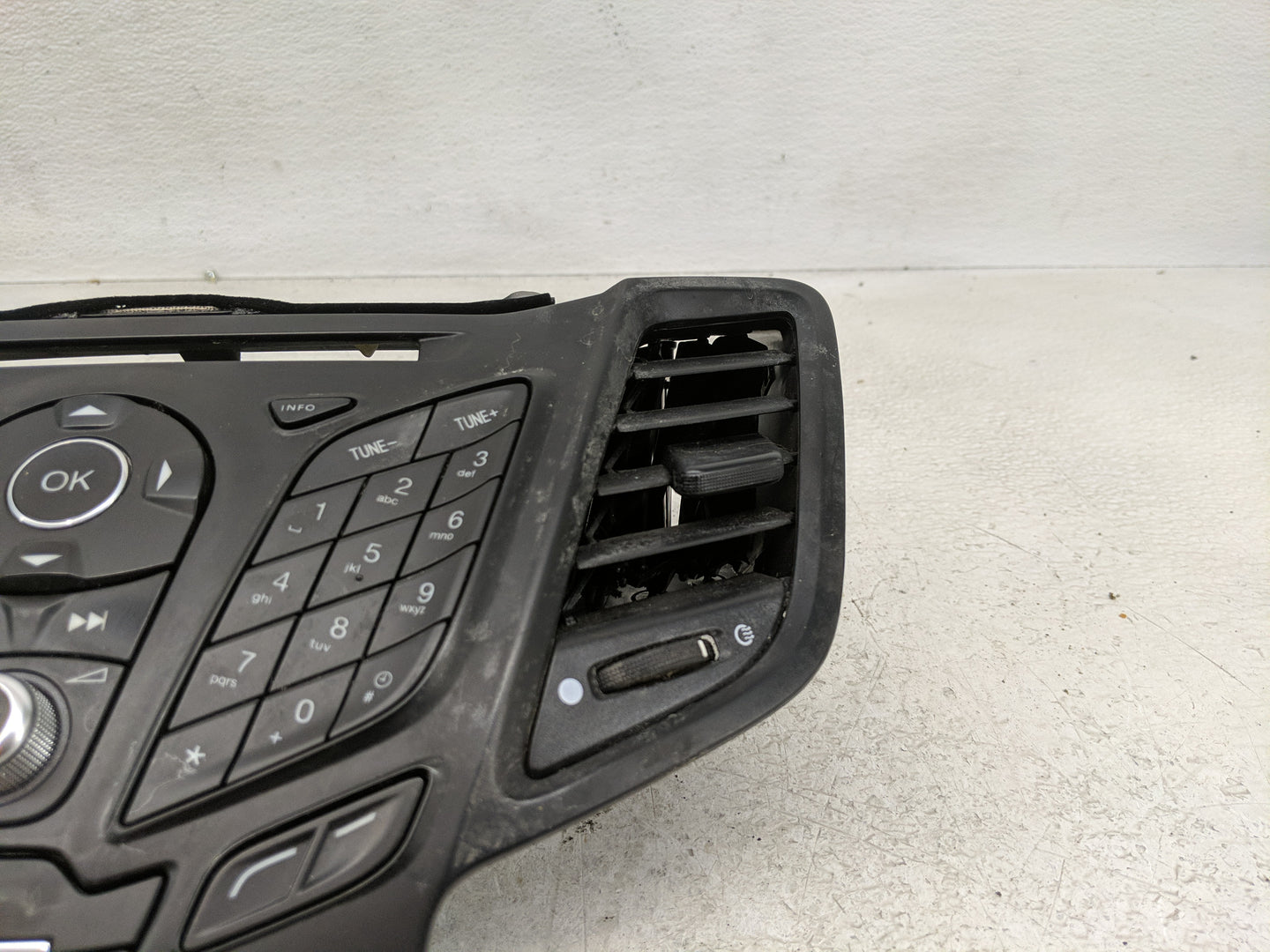 2015-2019 Ford Fiesta Radio Control Panel - Oemusedautoparts1.com