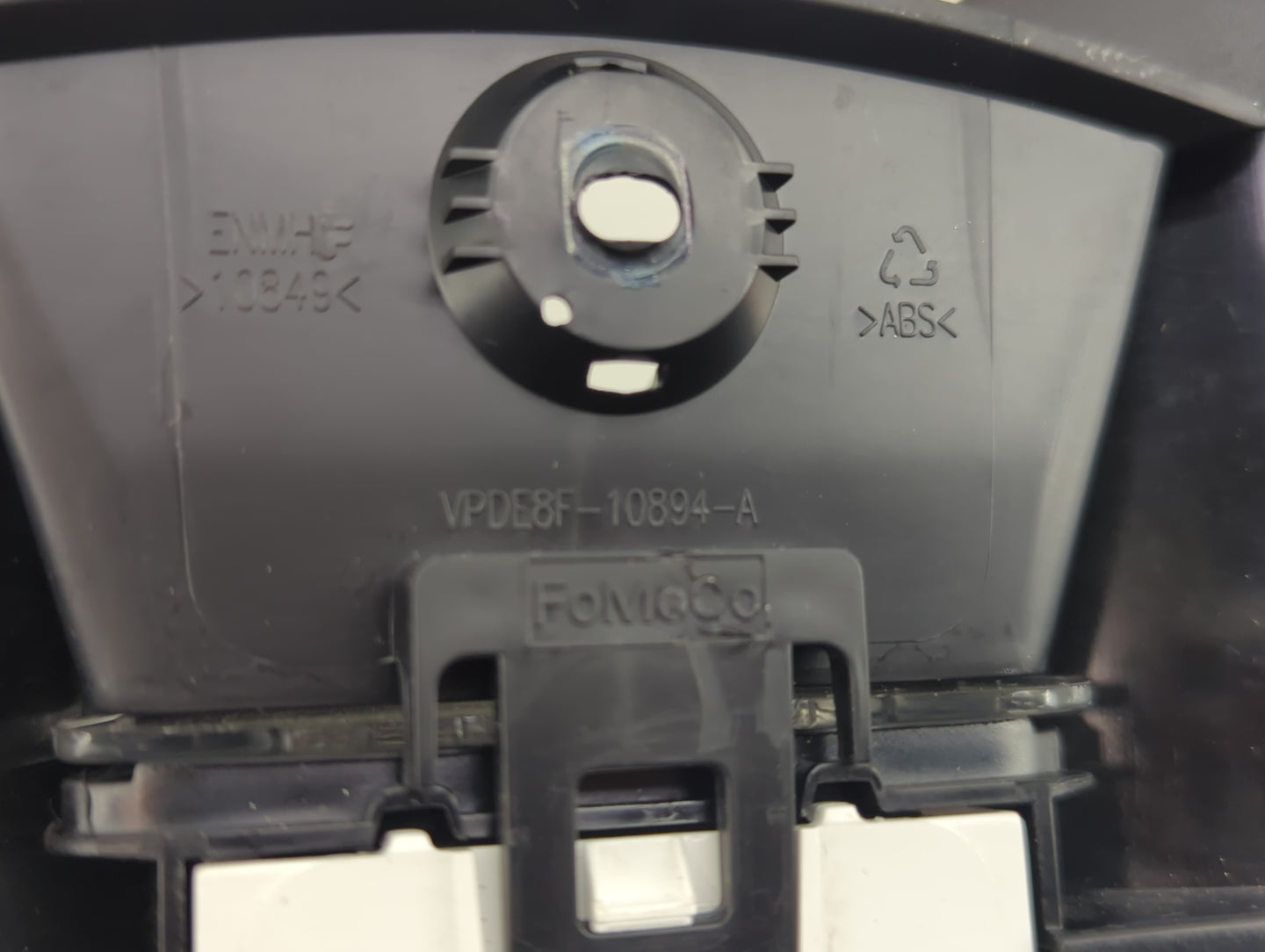 2016-2017 Ford Fiesta Instrument Cluster Speedometer Gauges P/N:VPDE8F-10894-A Fits Fits 2016 2017 OEM Used Auto Parts - Oem