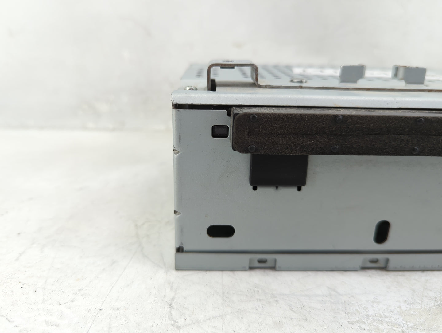 2016-2018 Ford Fiesta Radio AM FM Cd Player Receiver Replacement P/N:D2BT-19C107-AJ Fits Fits 2016 2017 2018 OEM Used Auto P