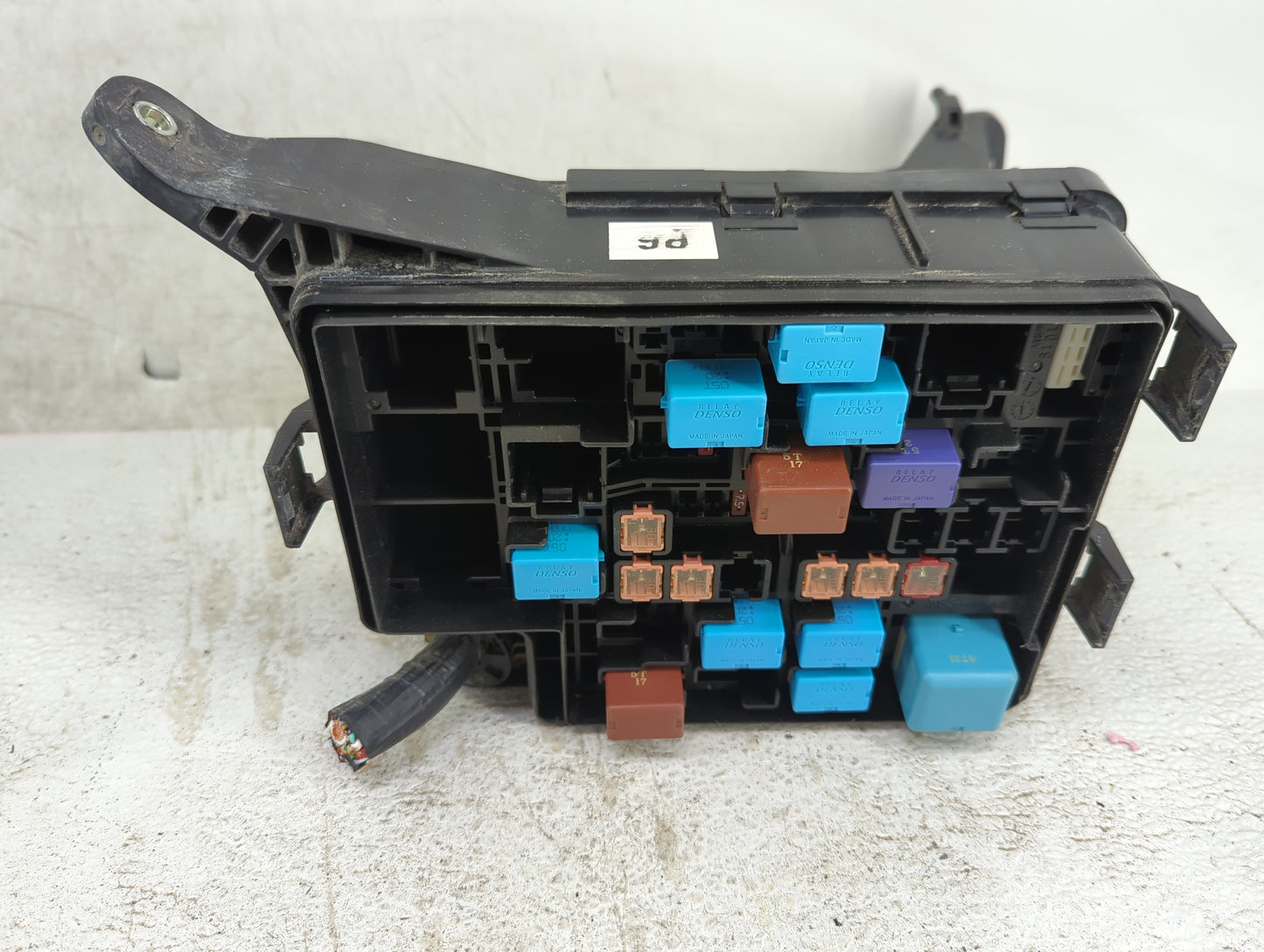 2014-2019 Ford Fiesta Fusebox Fuse Box Panel Relay Module P/N:82662-42620 Fits Fits 2014 2015 2016 2017 2018 2019 OEM Used A