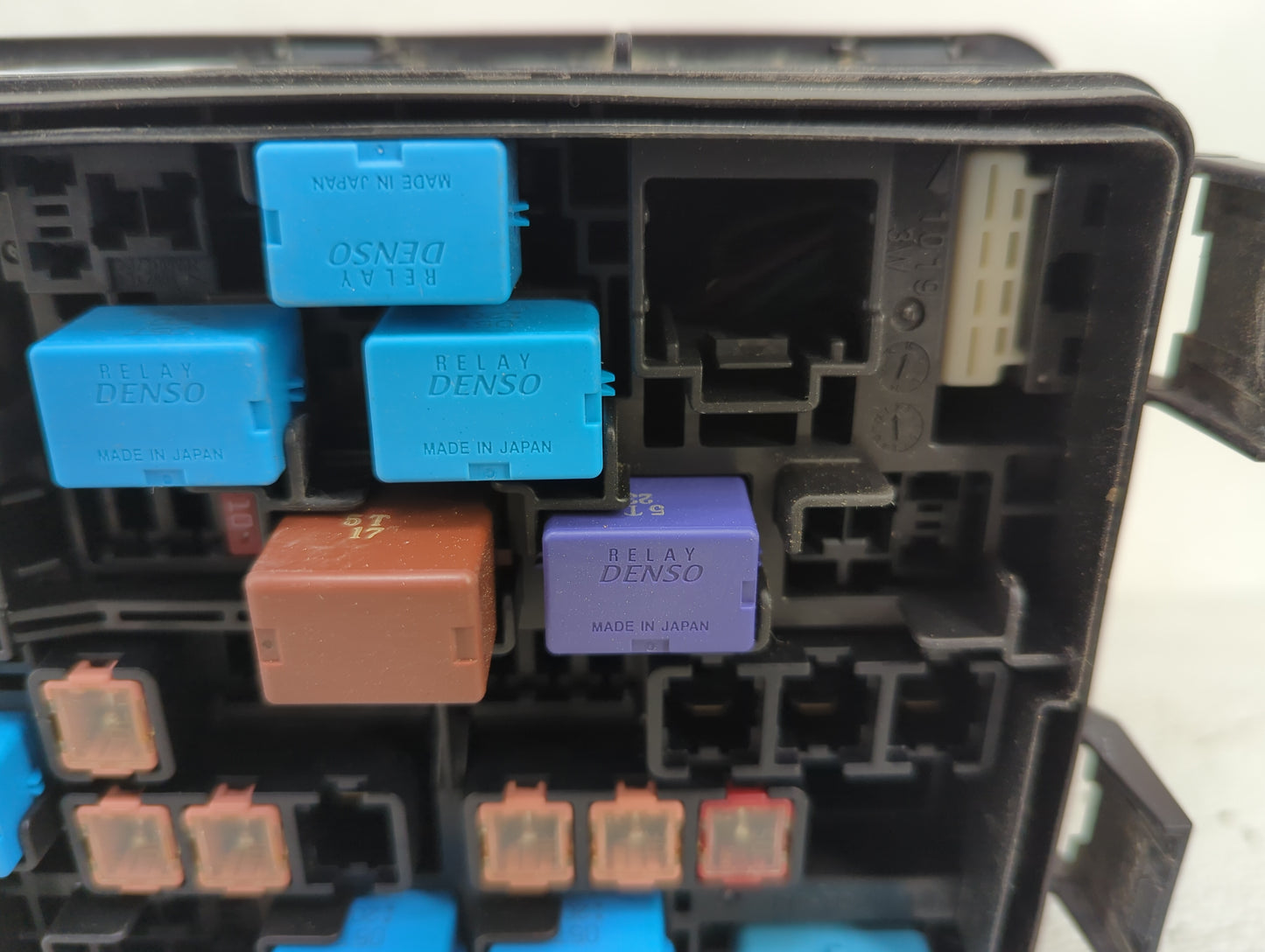 2014-2019 Ford Fiesta Fusebox Fuse Box Panel Relay Module P/N:82662-42620 Fits Fits 2014 2015 2016 2017 2018 2019 OEM Used A
