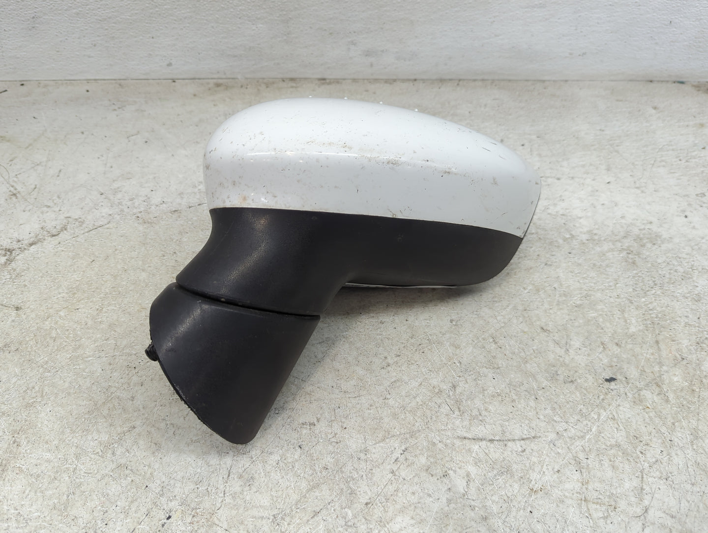 2011-2019 Ford Fiesta Driver Side View Mirror - Left Door Mirror OEM Used - Oemusedautoparts1.com