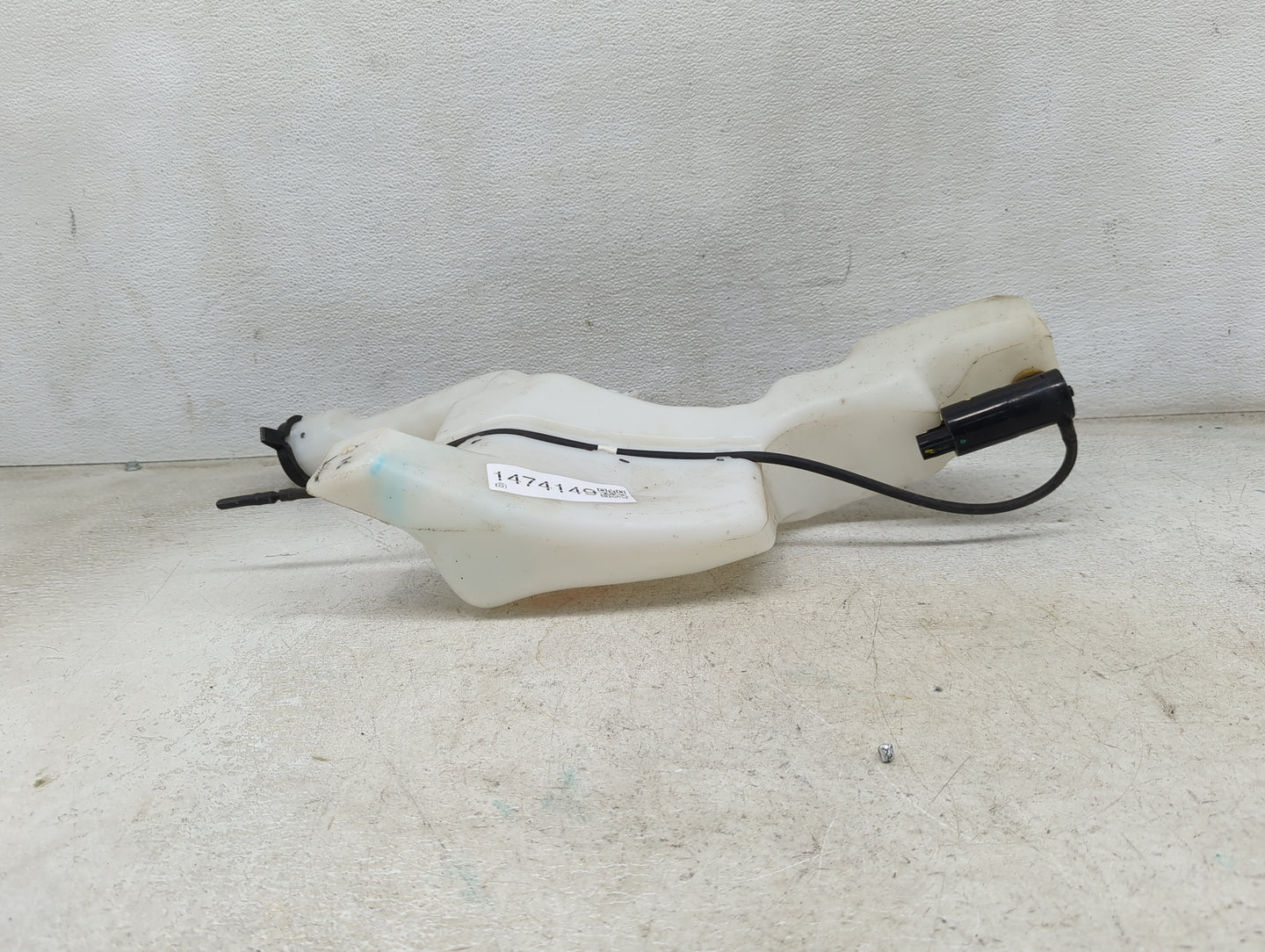 2011-2019 Ford Fiesta Windshield Washer Fluid Reservoir Bottle Oem 1474149 - Oemusedautoparts1.com