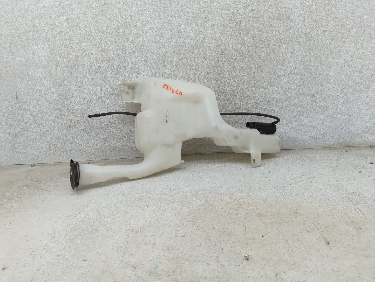2011-2019 Ford Fiesta Windshield Washer Fluid Reservoir Bottle Oem 1474149 - Oemusedautoparts1.com