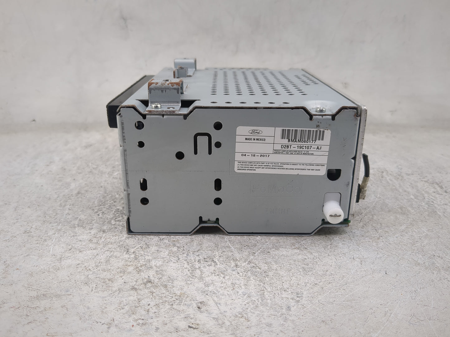 2016-2018 Ford Fiesta Radio AM FM Cd Player Receiver Replacement P/N:D2BT-19C107-AJ Fits Fits 2016 2017 2018 OEM Used Auto P