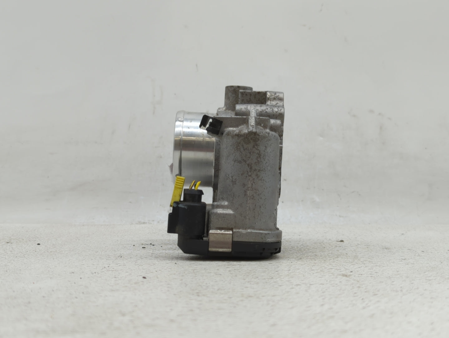 2014-2019 Ford Fiesta Throttle Body P/N:7S7G-9F991-CA Fits Fits 2013 2014 2015 2016 2017 2018 2019 OEM Used Auto Parts - Oem