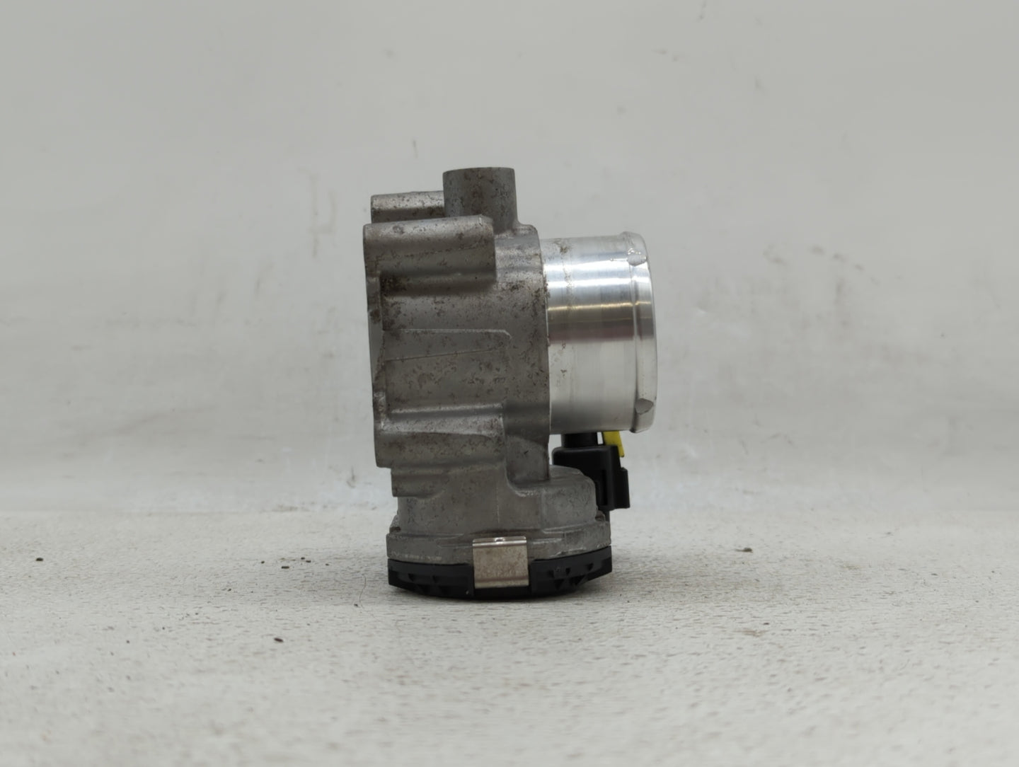 2014-2019 Ford Fiesta Throttle Body P/N:7S7G-9F991-CA Fits Fits 2013 2014 2015 2016 2017 2018 2019 OEM Used Auto Parts - Oem