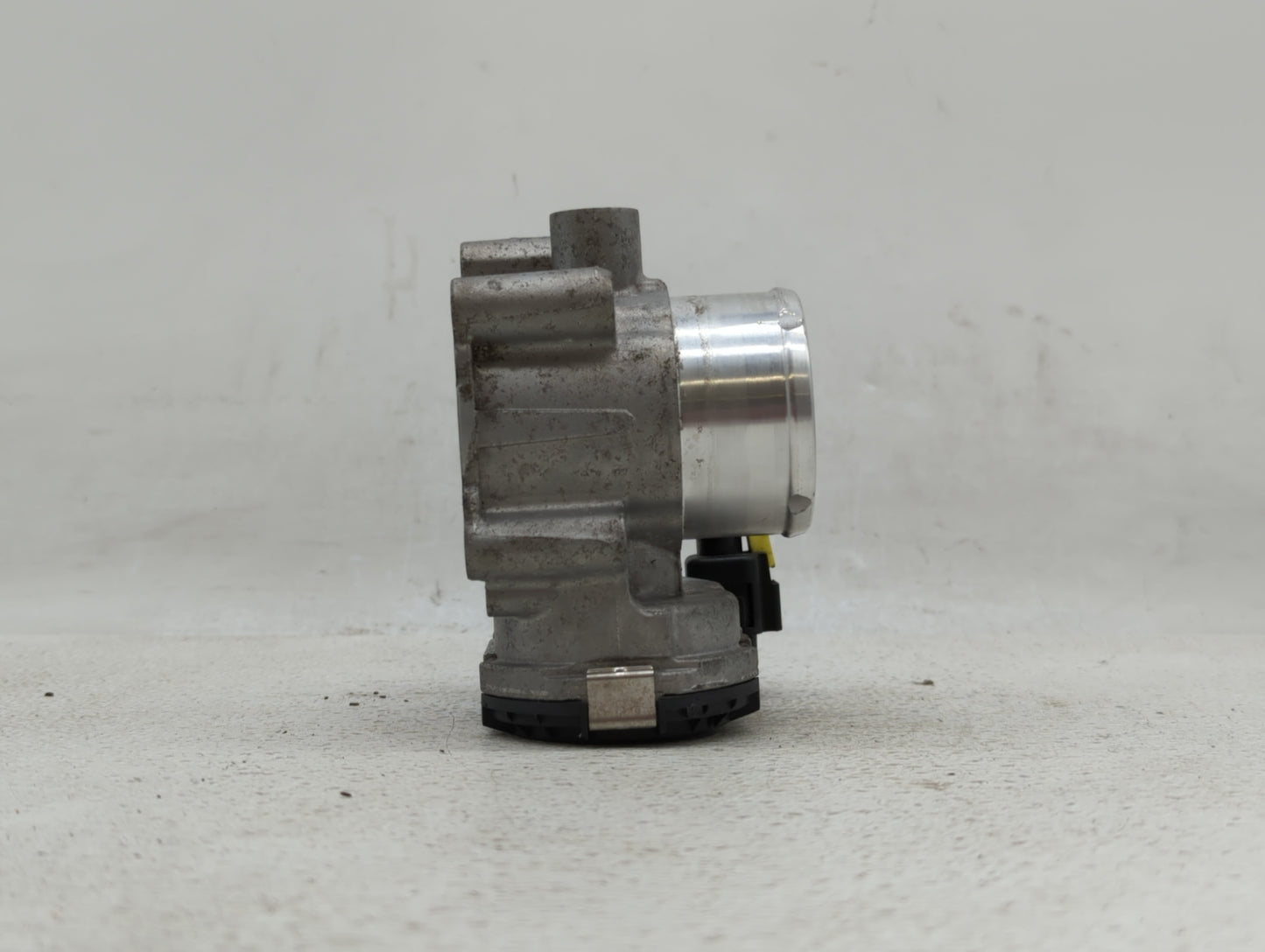 2014-2019 Ford Fiesta Throttle Body P/N:7S7G-9F991-CA Fits Fits 2013 2014 2015 2016 2017 2018 2019 OEM Used Auto Parts - Oem